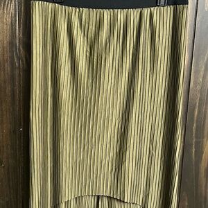 Piphany Midi Pencil Skirt with Ribbed High-Low Design-Green-Size: Medium